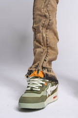 "WITHDRAWN" STACK DENIM (BROWN)